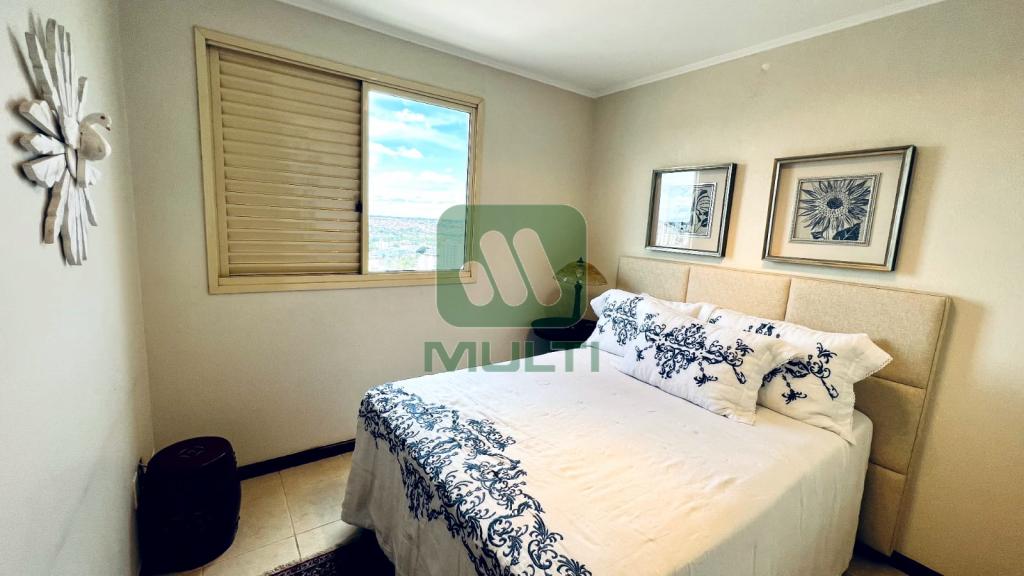 Apartamento à venda com 4 quartos, 164m² - Foto 2