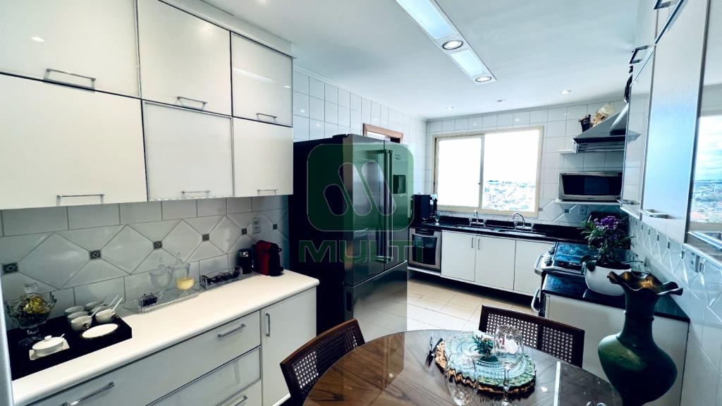 Apartamento à venda com 4 quartos, 164m² - Foto 18