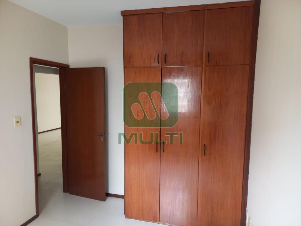 Apartamento à venda com 3 quartos, 108m² - Foto 7