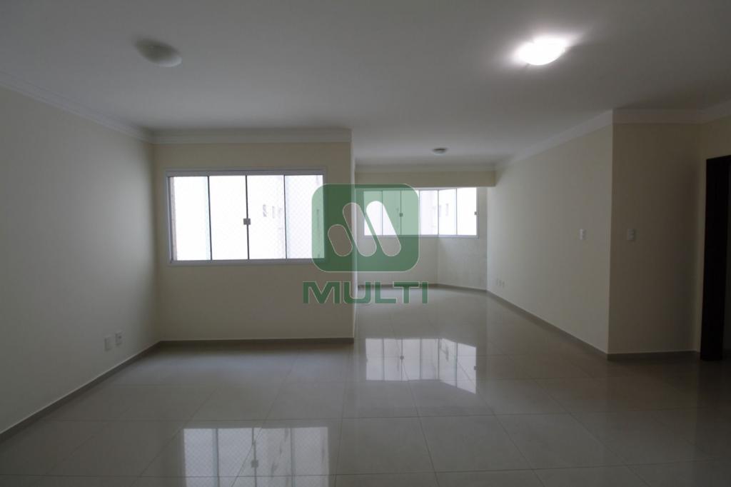 Apartamento à venda com 3 quartos, 100m² - Foto 2