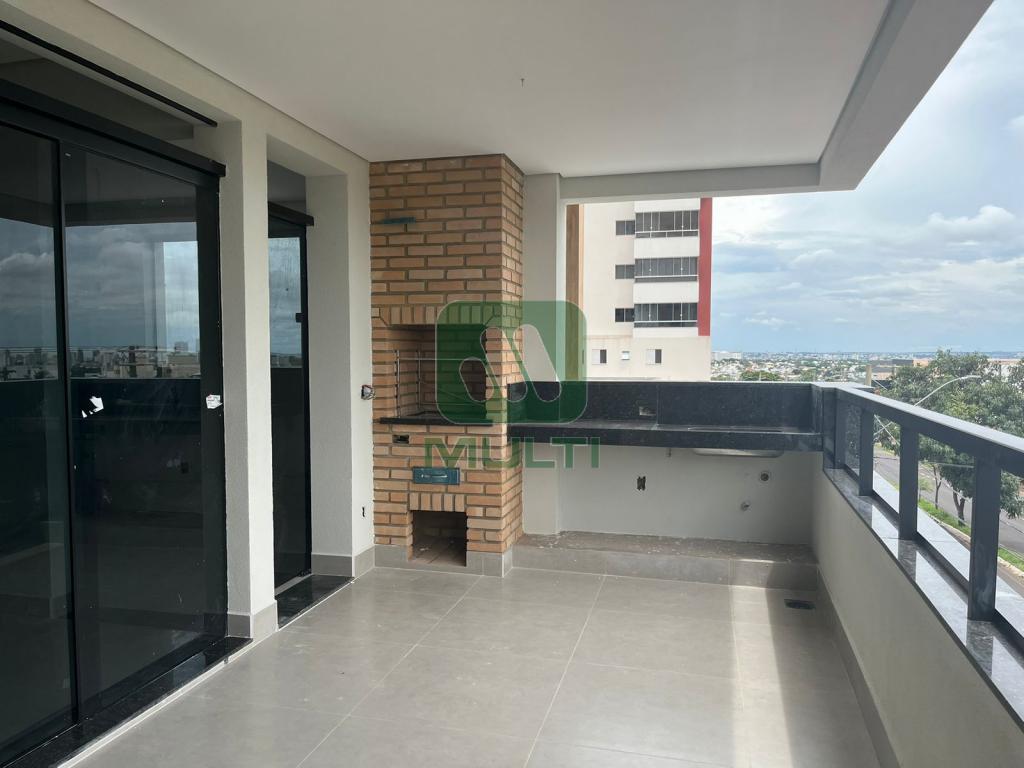 Apartamento à venda com 3 quartos, 111m² - Foto 1