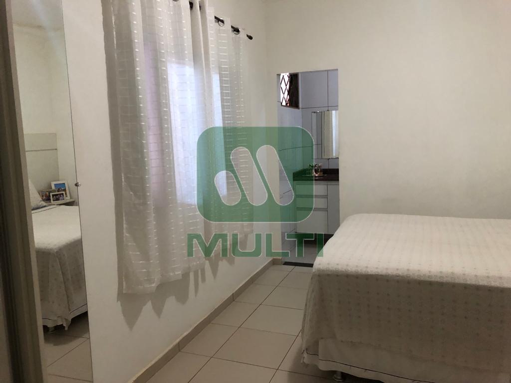 Casa à venda com 3 quartos, 195m² - Foto 4