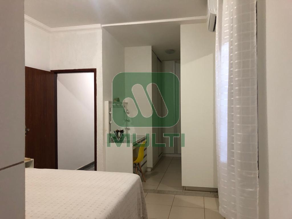 Casa à venda com 3 quartos, 195m² - Foto 6