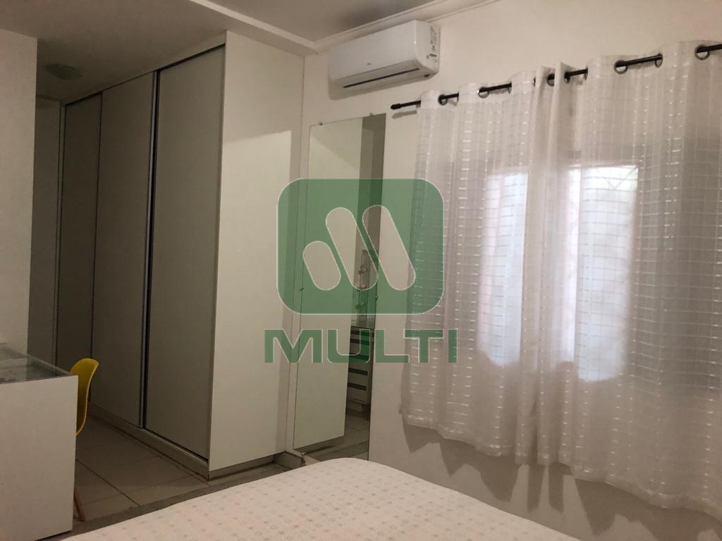 Casa à venda com 3 quartos, 195m² - Foto 7