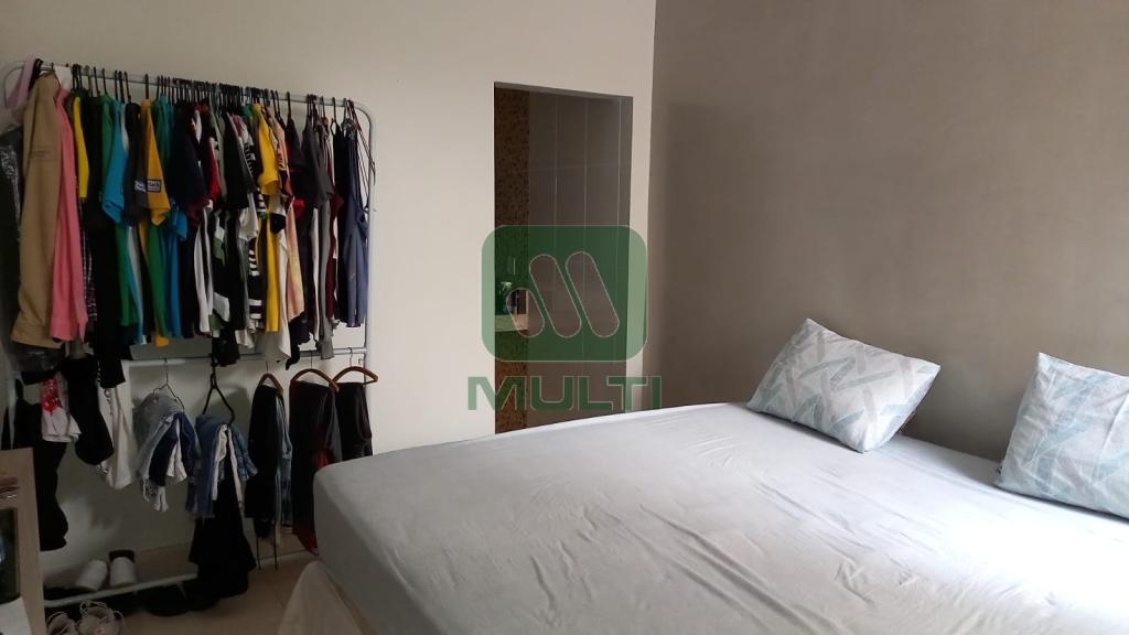 Casa à venda com 2 quartos, 300m² - Foto 5