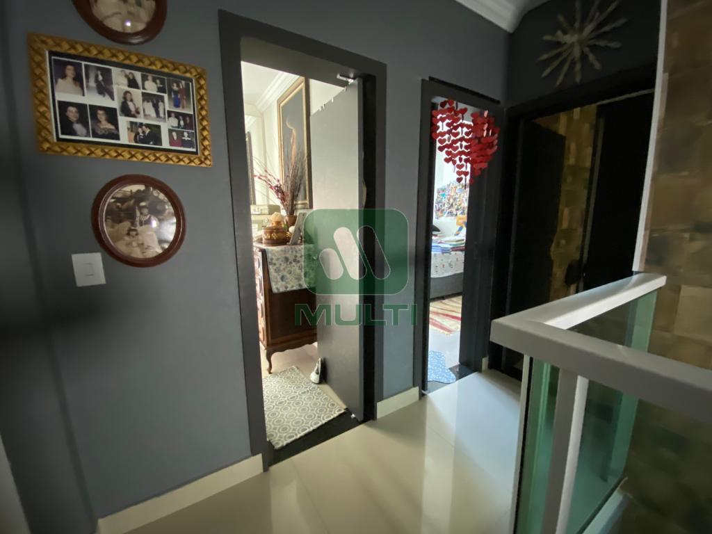 Casa à venda com 3 quartos, 202m² - Foto 12