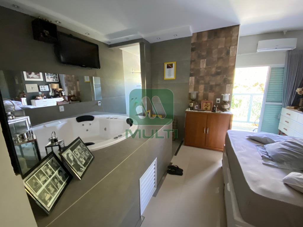 Casa à venda com 3 quartos, 202m² - Foto 25