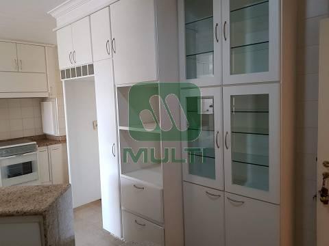 Apartamento à venda com 3 quartos, 203m² - Foto 18