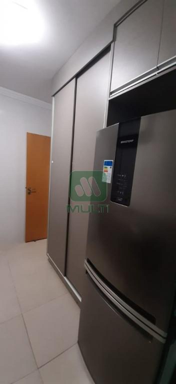 Apartamento à venda com 3 quartos, 87m² - Foto 17