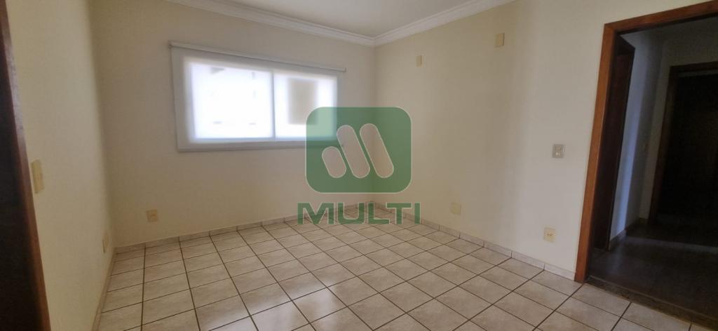 Apartamento à venda com 3 quartos, 147m² - Foto 3