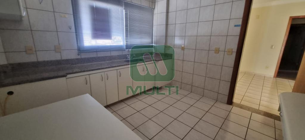 Apartamento à venda com 3 quartos, 147m² - Foto 15