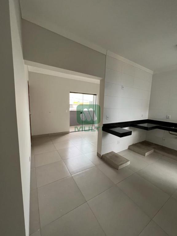 Apartamento à venda com 3 quartos, 75m² - Foto 1