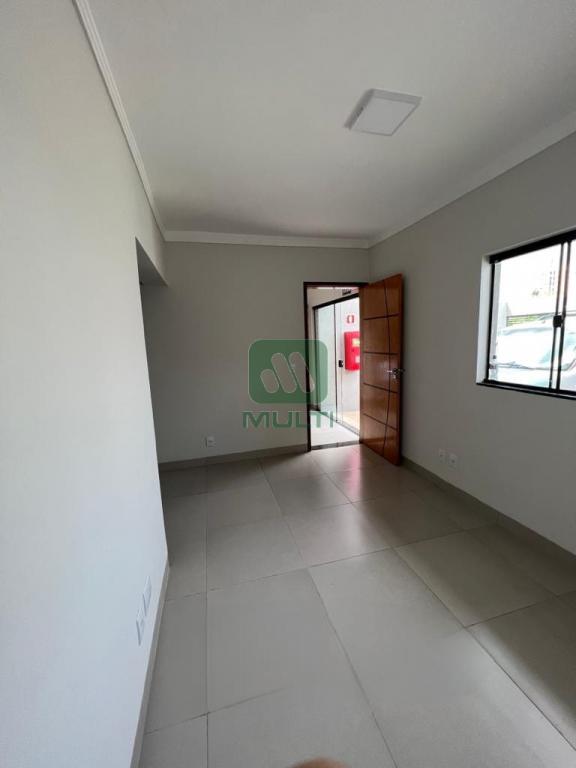 Apartamento à venda com 3 quartos, 75m² - Foto 9