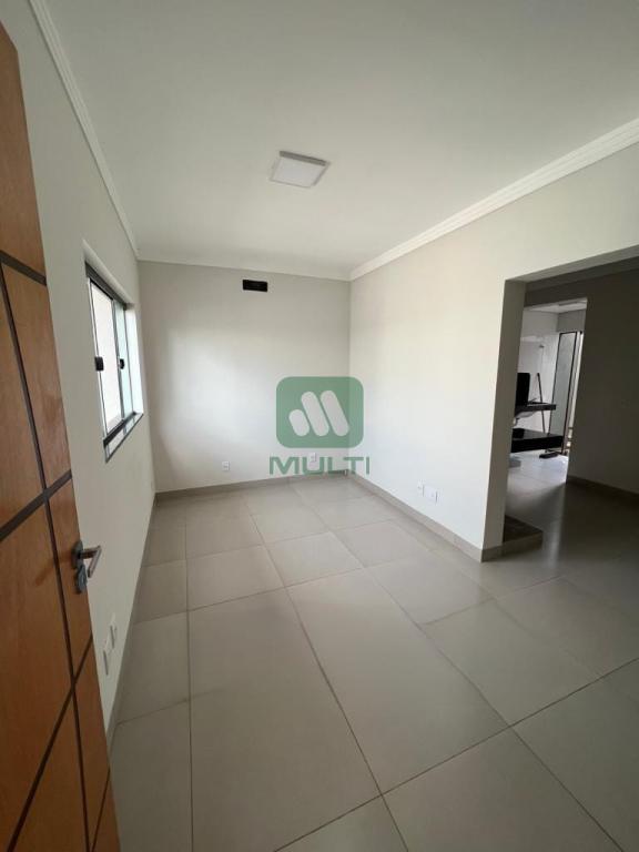 Apartamento à venda com 3 quartos, 75m² - Foto 17