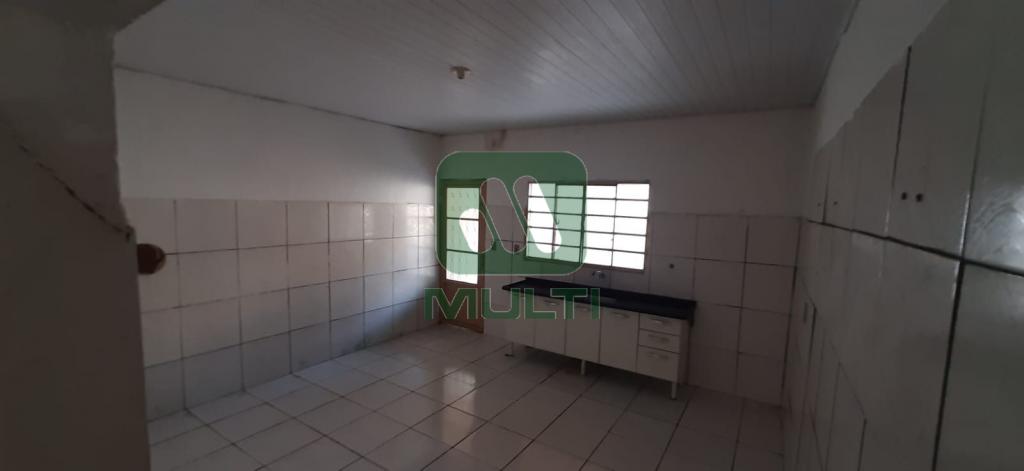 Casa à venda com 3 quartos, 190m² - Foto 3