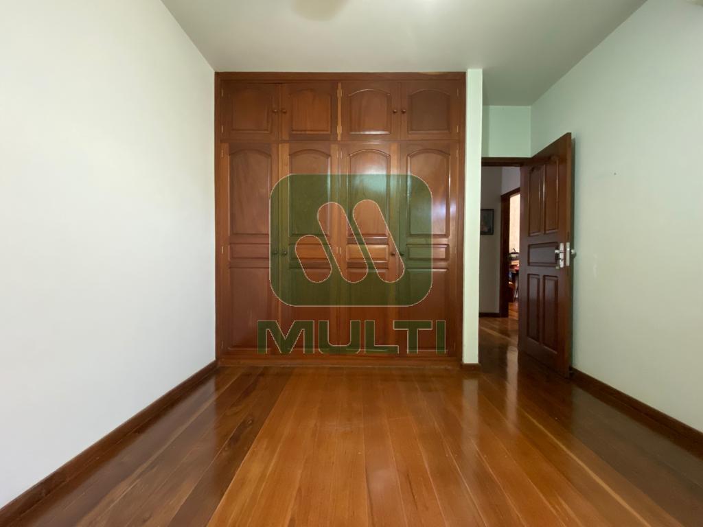 Casa à venda com 4 quartos, 237m² - Foto 13