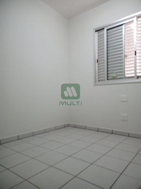 Apartamento à venda com 3 quartos, 83m² - Foto 3