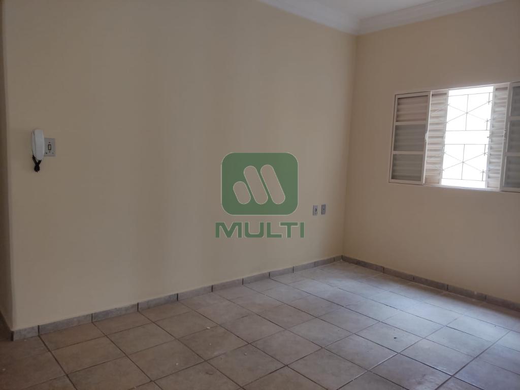 Casa à venda com 3 quartos, 200m² - Foto 7