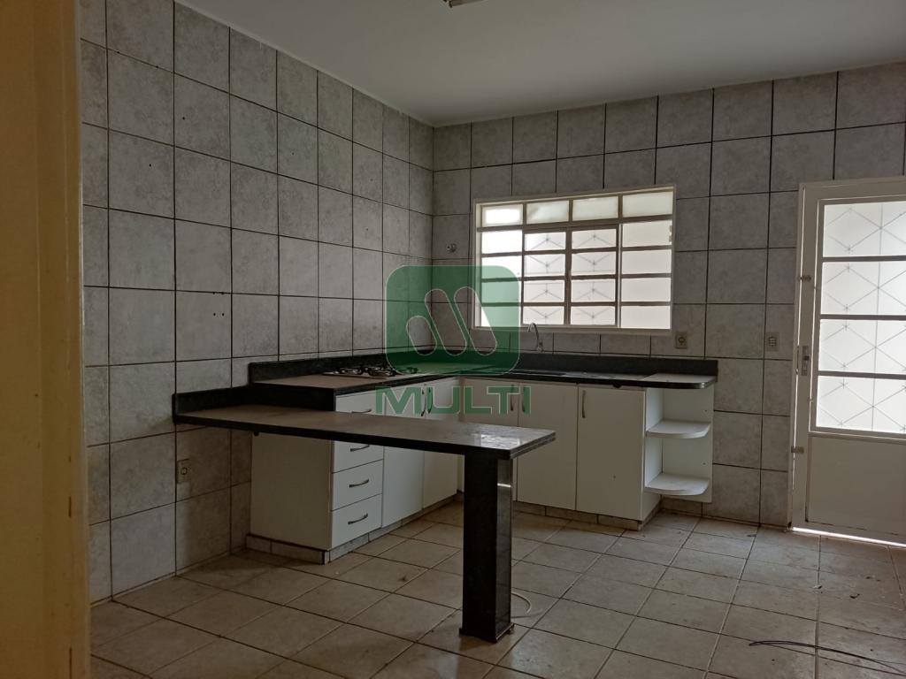 Casa à venda com 3 quartos, 200m² - Foto 9