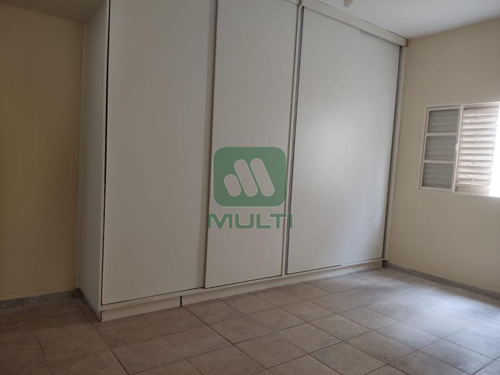 Casa à venda com 3 quartos, 200m² - Foto 14