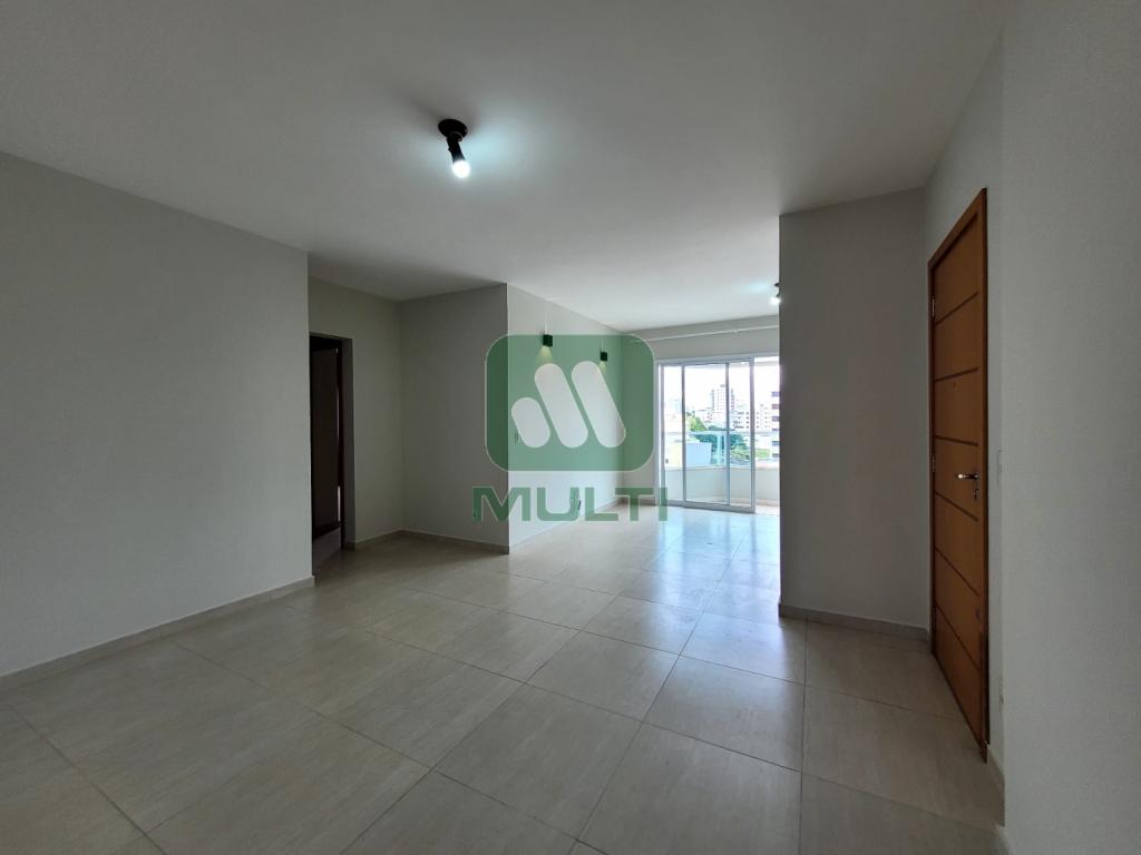 Apartamento à venda com 3 quartos, 107m² - Foto 4