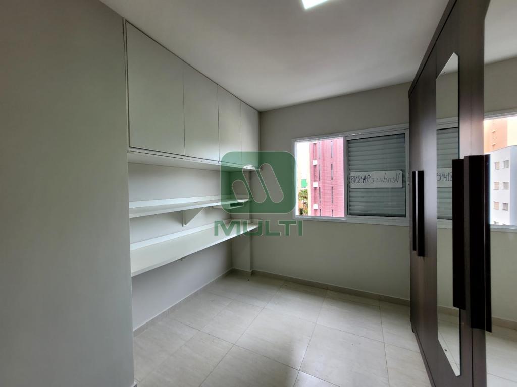 Apartamento à venda com 3 quartos, 107m² - Foto 11