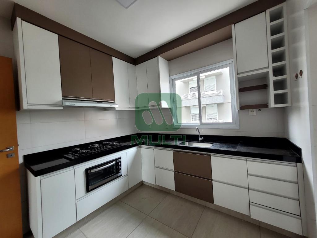 Apartamento à venda com 3 quartos, 107m² - Foto 17