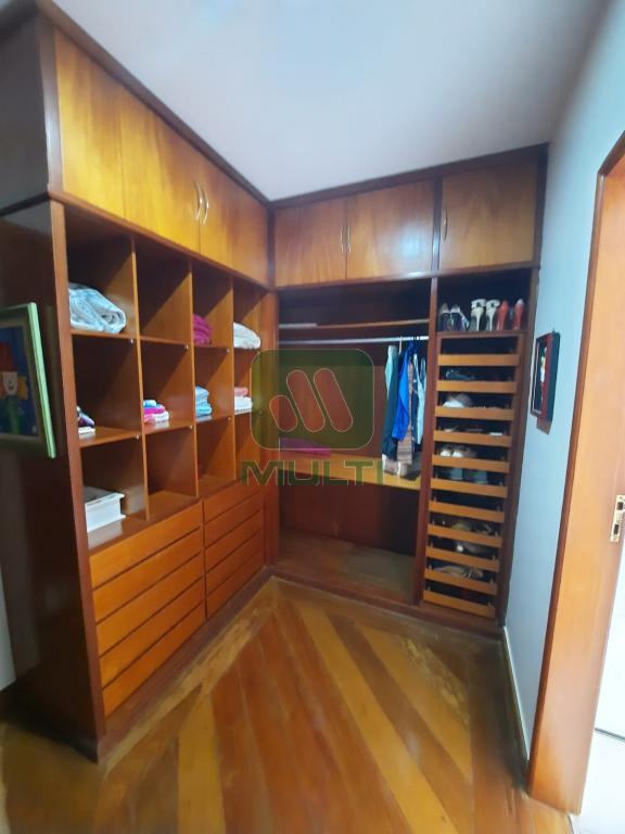 Casa à venda com 3 quartos, 470m² - Foto 8