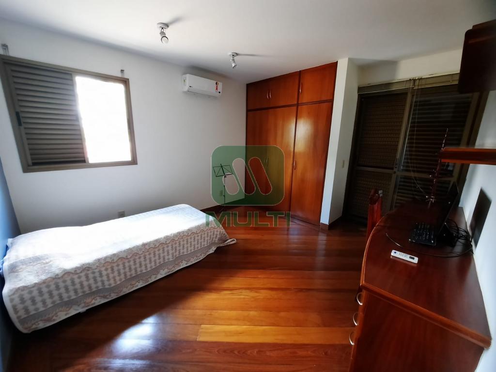 Casa à venda com 3 quartos, 470m² - Foto 15