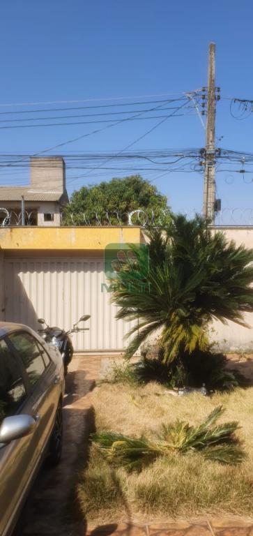 Casa à venda com 5 quartos, 200m² - Foto 4