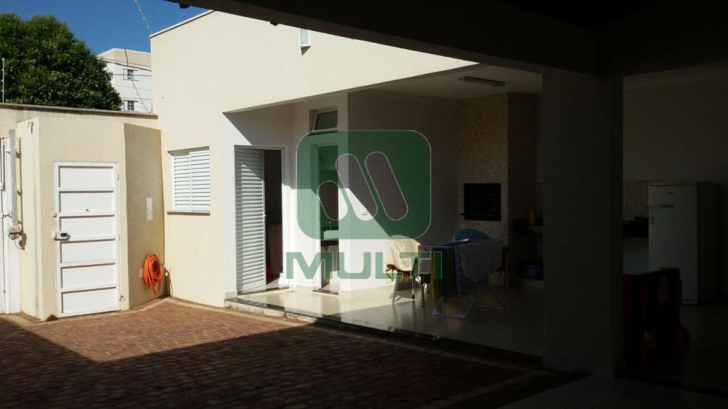 Casa à venda com 3 quartos, 180m² - Foto 6