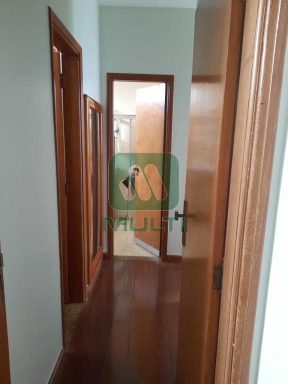 Casa à venda com 3 quartos, 210m² - Foto 5