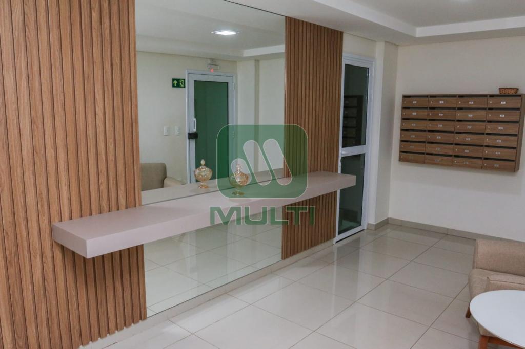 Apartamento à venda com 2 quartos, 77m² - Foto 1