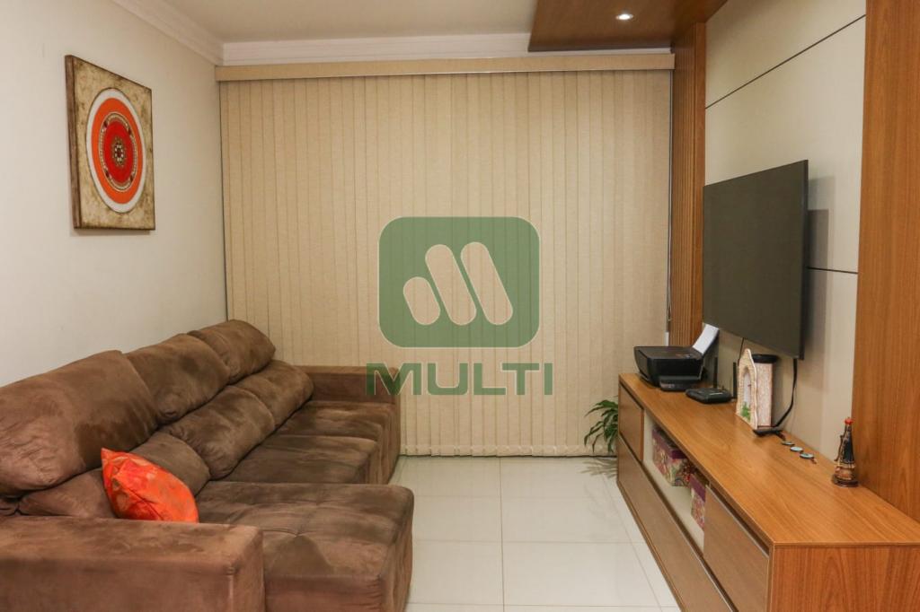 Apartamento à venda com 2 quartos, 77m² - Foto 4