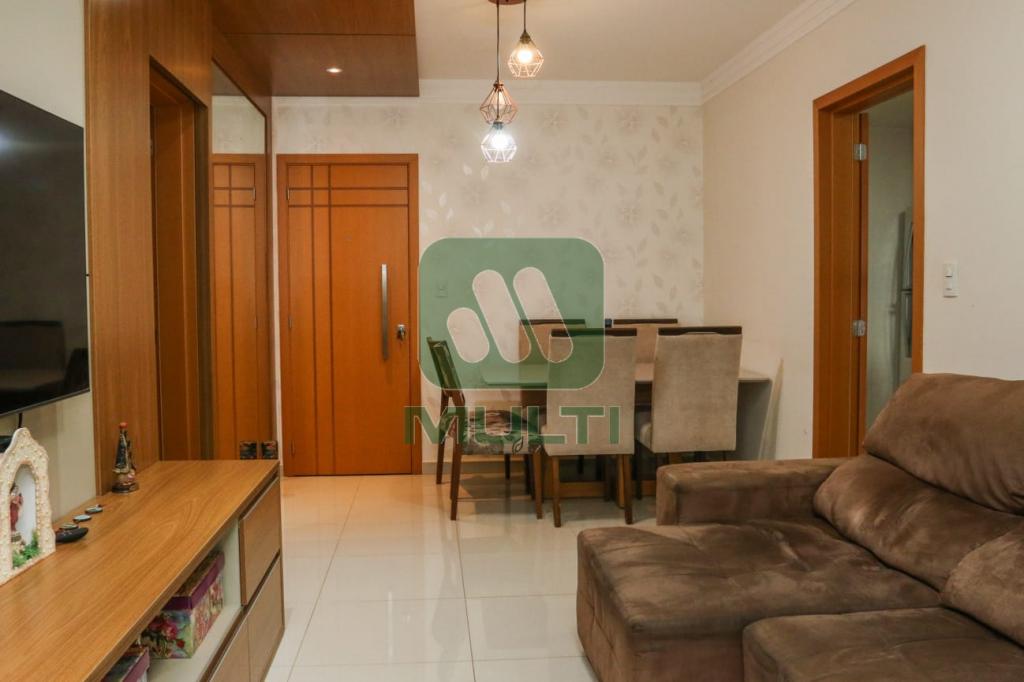 Apartamento à venda com 2 quartos, 77m² - Foto 10