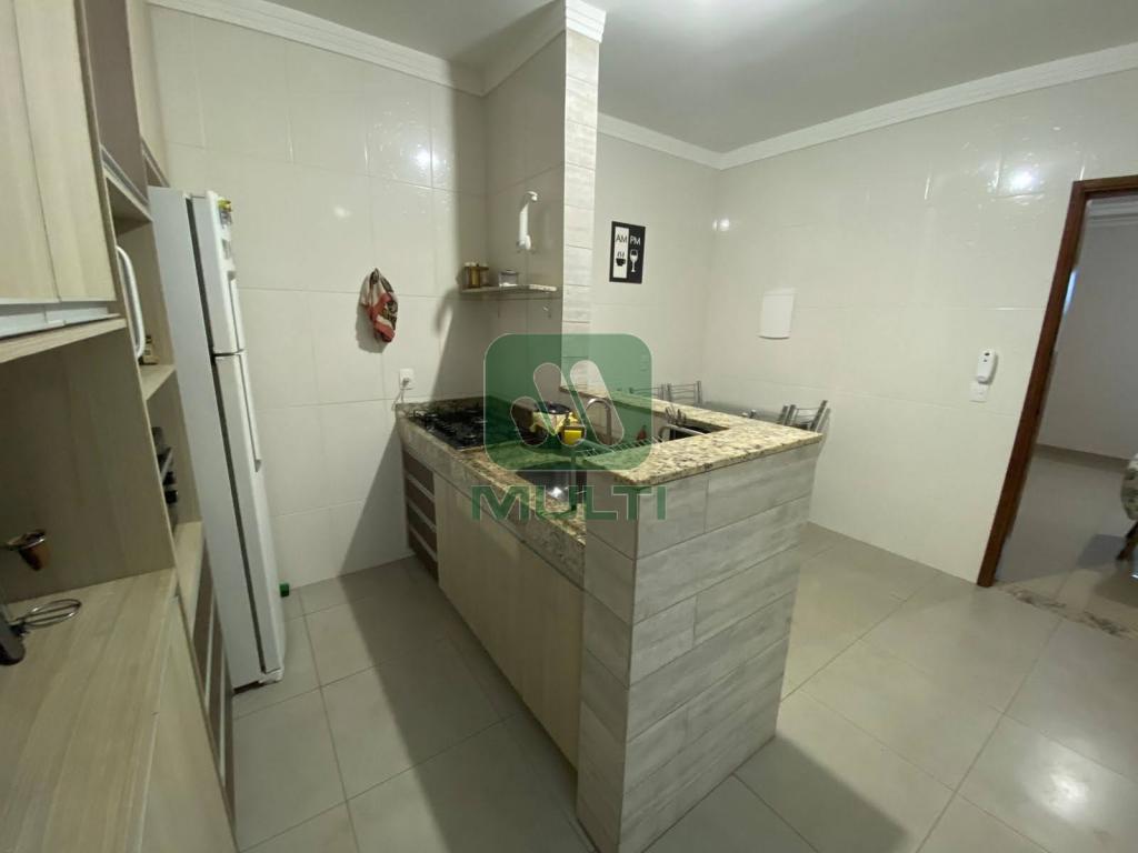 Apartamento à venda com 2 quartos, 90m² - Foto 1