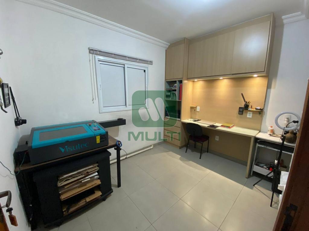 Apartamento à venda com 2 quartos, 90m² - Foto 3