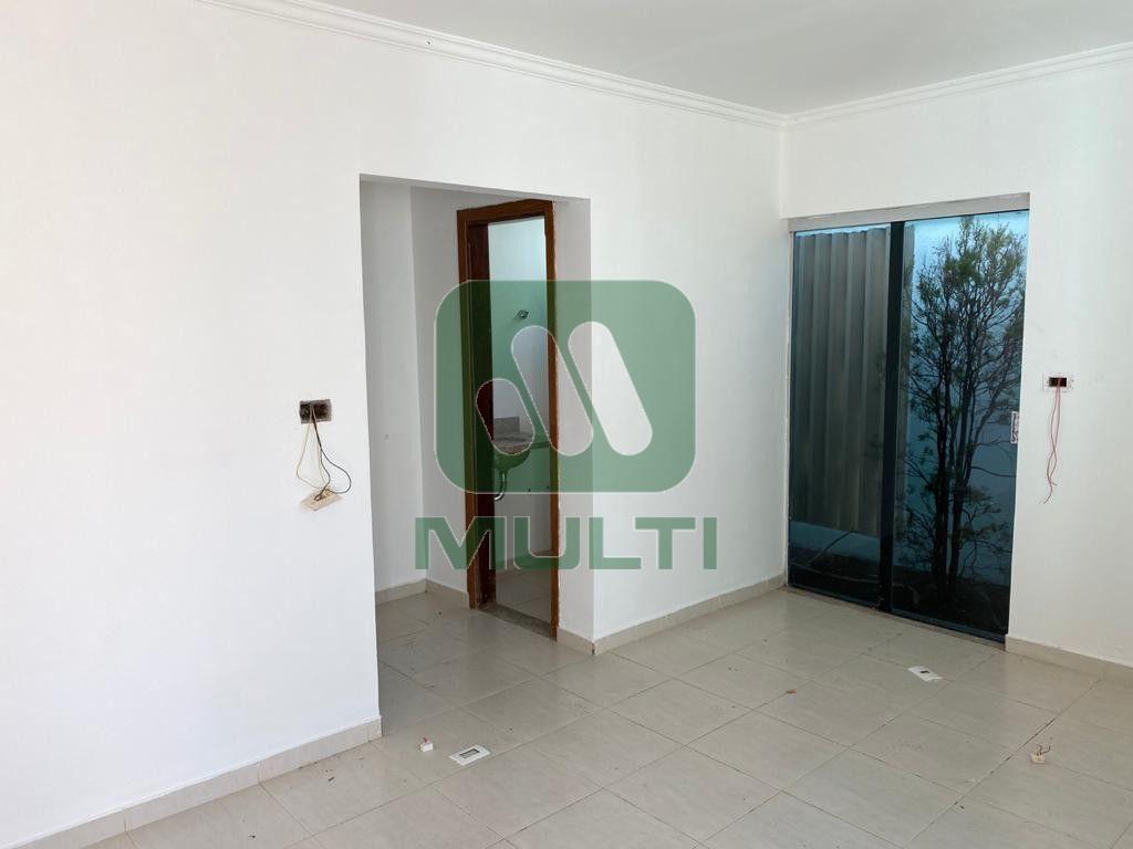 Casa à venda com 3 quartos, 212m² - Foto 5