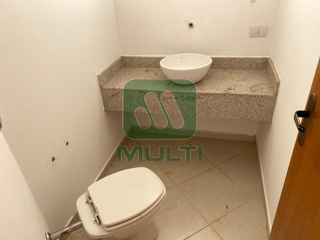 Casa à venda com 3 quartos, 212m² - Foto 8