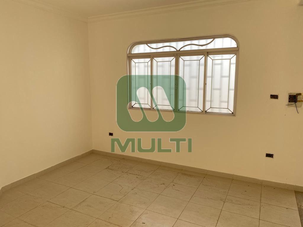 Casa à venda com 3 quartos, 212m² - Foto 9