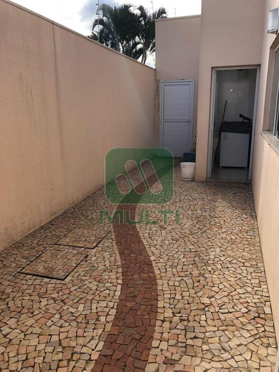 Casa à venda com 3 quartos, 266m² - Foto 18