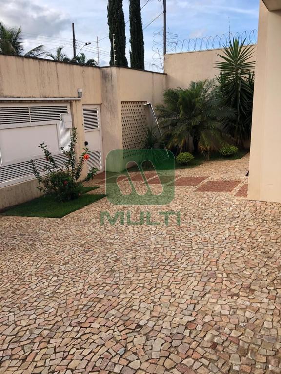 Casa à venda com 3 quartos, 266m² - Foto 25