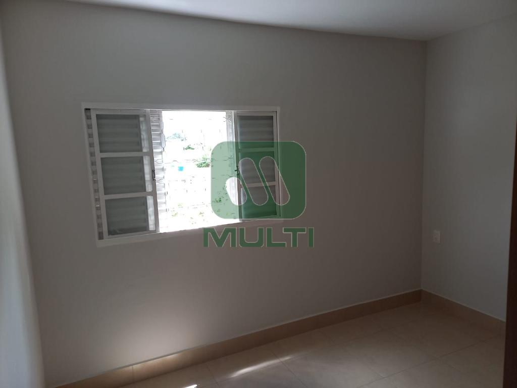 Apartamento à venda com 2 quartos, 74m² - Foto 2