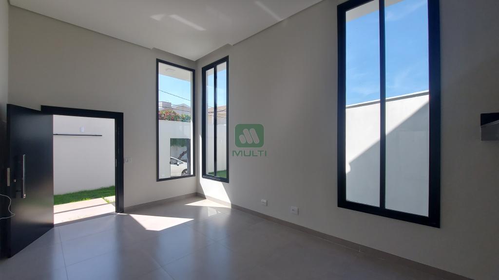 Casa à venda com 3 quartos, 177m² - Foto 4