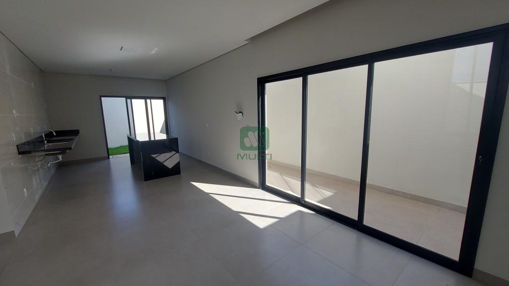 Casa à venda com 3 quartos, 177m² - Foto 5