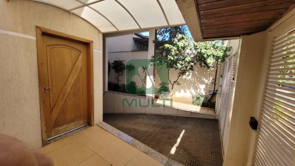 Casa à venda com 4 quartos, 300m² - Foto 3