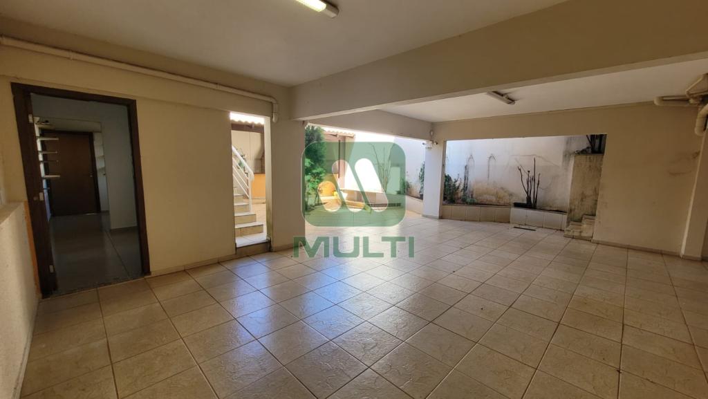 Casa à venda com 4 quartos, 300m² - Foto 9