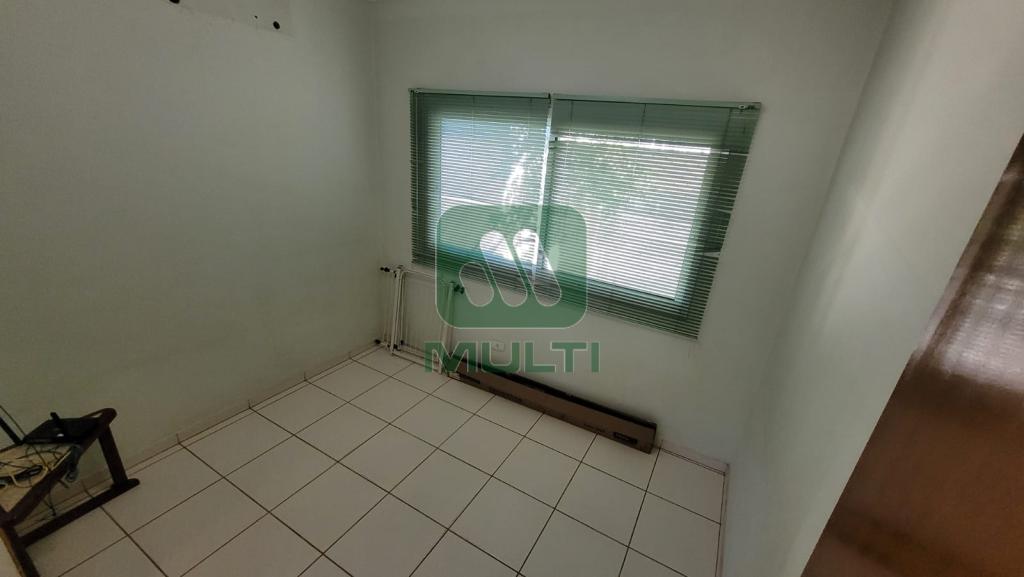 Casa à venda com 4 quartos, 300m² - Foto 13