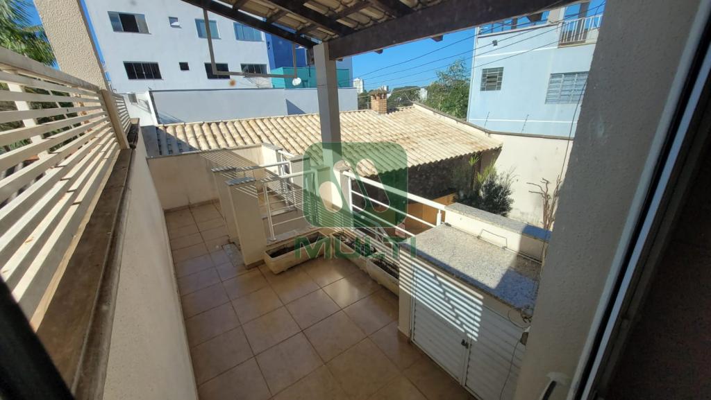 Casa à venda com 4 quartos, 300m² - Foto 17