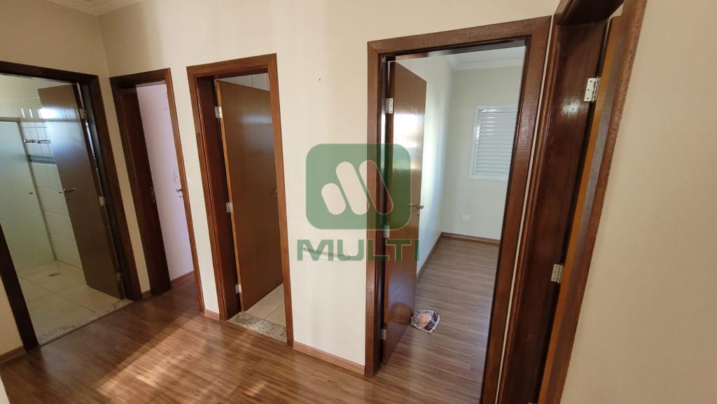 Casa à venda com 4 quartos, 300m² - Foto 18